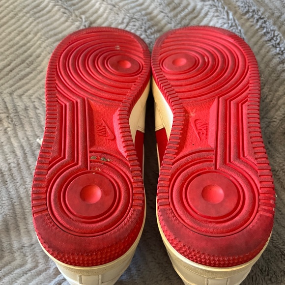 Nike Air Force Ones Red and white - Picture 3 of 6